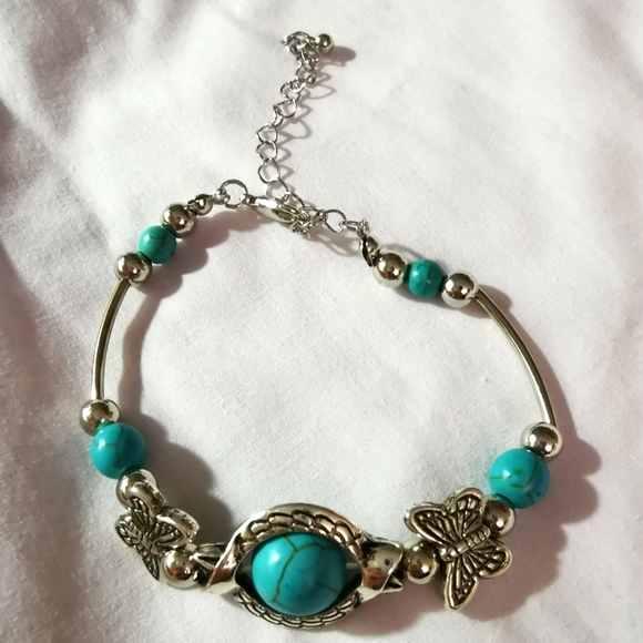 Silver butterfly and tourquise beads bracelet - Picture 1 of 7